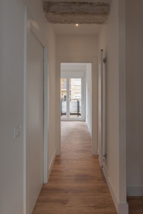 pasillo vivienda rehabilitada parqué